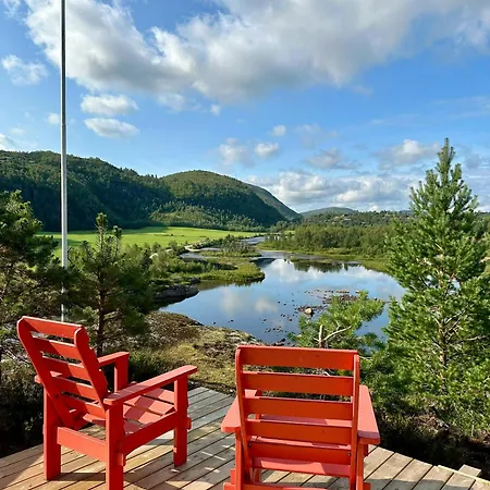 Retro In Scenic Sinnes Location *