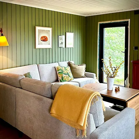 Feriehus Retro In Scenic Sinnes Location Tjorhom