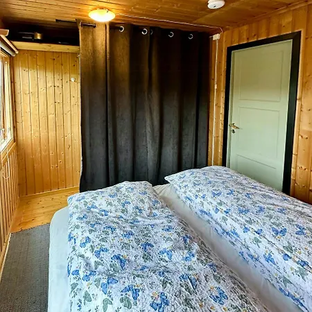 Retro In Scenic Sinnes Location